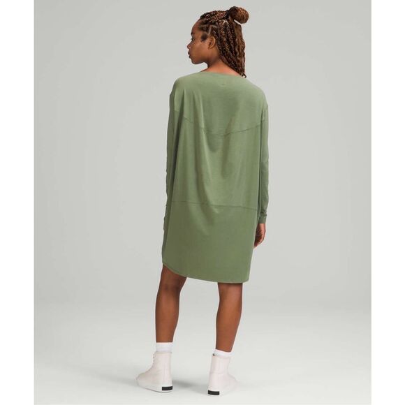 Lululemon Back in Action Long Sleeve Dress in Green Twill Size 10 - mordernwear.com Lululemon Back in Action Long Sleeve Dress in Green Twill Size 10 - mordernwear.com